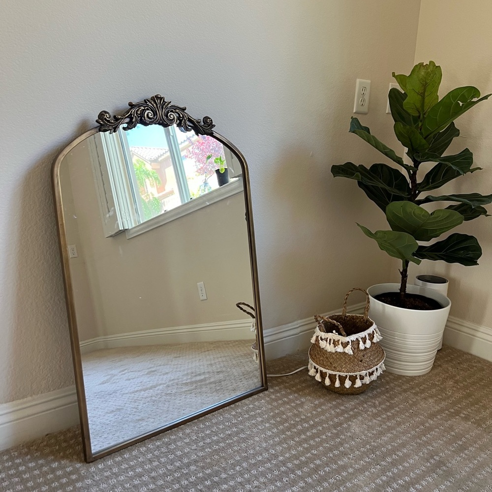 Accent mirror 24 x 36 - Picture 2 of 3